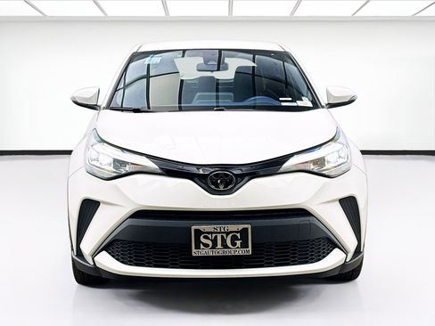 Used 2021 Toyota C-HR XLE image 2