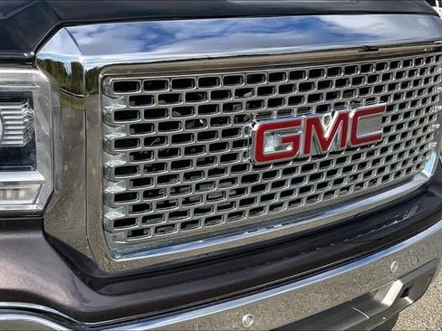 Used 2015 GMC Sierra 1500 SLT w/ SLT Crew Cab Value Package image 29
