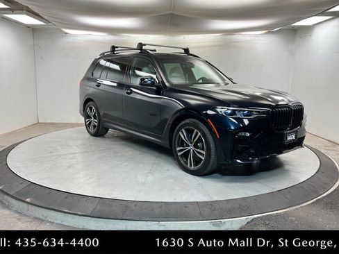 Used 2022 BMW X7 M50i image 7