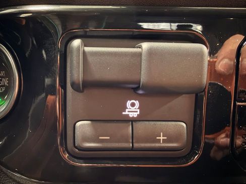 Used 2025 Chevrolet Silverado 1500 LT AWD/4WD image 43
