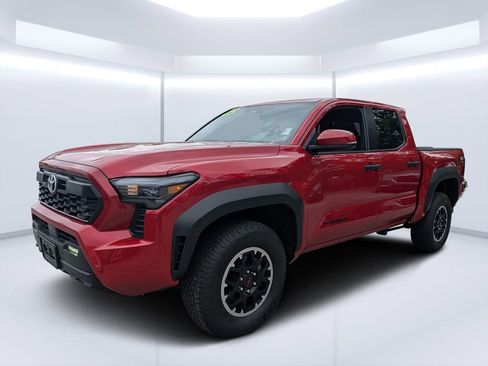 Used 2025 Toyota Tacoma TRD Off-Road w/ TRD Off Road Upgrade Package image 7