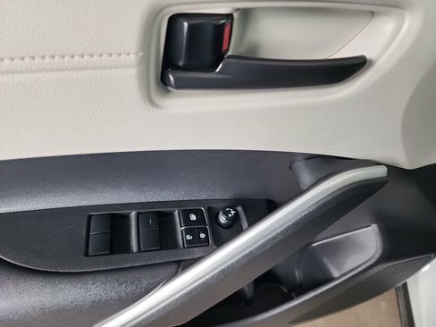 Used 2022 Toyota Corolla Cross LE FWD image 13