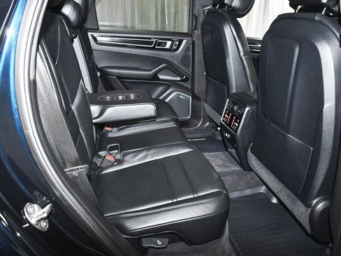 Used 2023 Porsche Cayenne GTS image 60