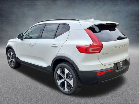 New 2026 Volvo XC40 B5 Plus w/ Climate Package image 5