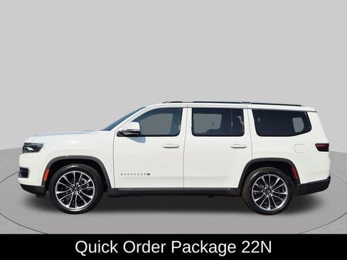 Used 2022 Jeep Wagoneer Series III w/ Premium Group I AWD/4WD image 9
