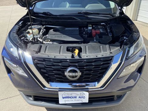 Used 2023 Nissan Rogue SV image 25