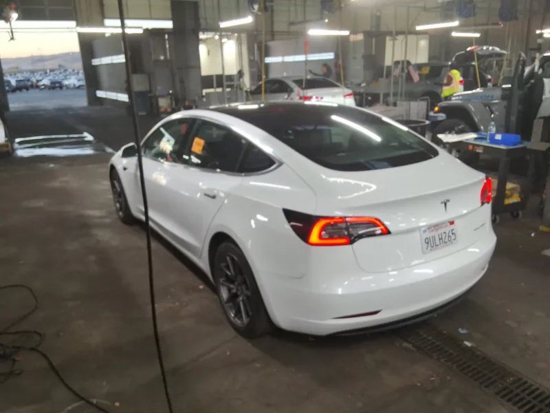 Used 2018 Tesla Model 3 Long Range AWD/4WD image 2