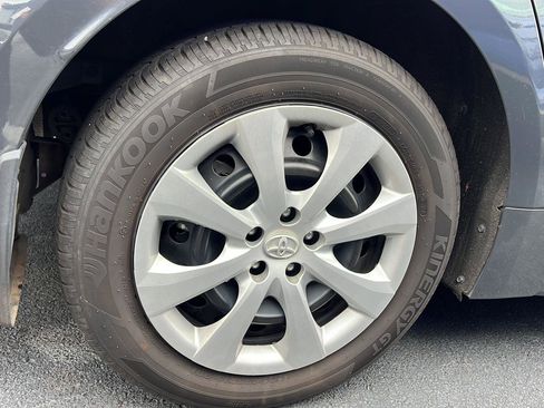 Used 2025 Toyota Corolla LE FWD image 7
