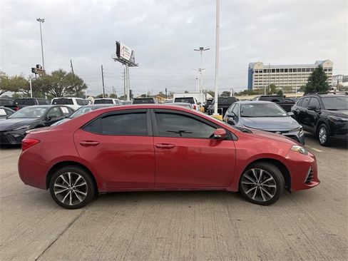 Used 2018 Toyota Corolla SE image 4