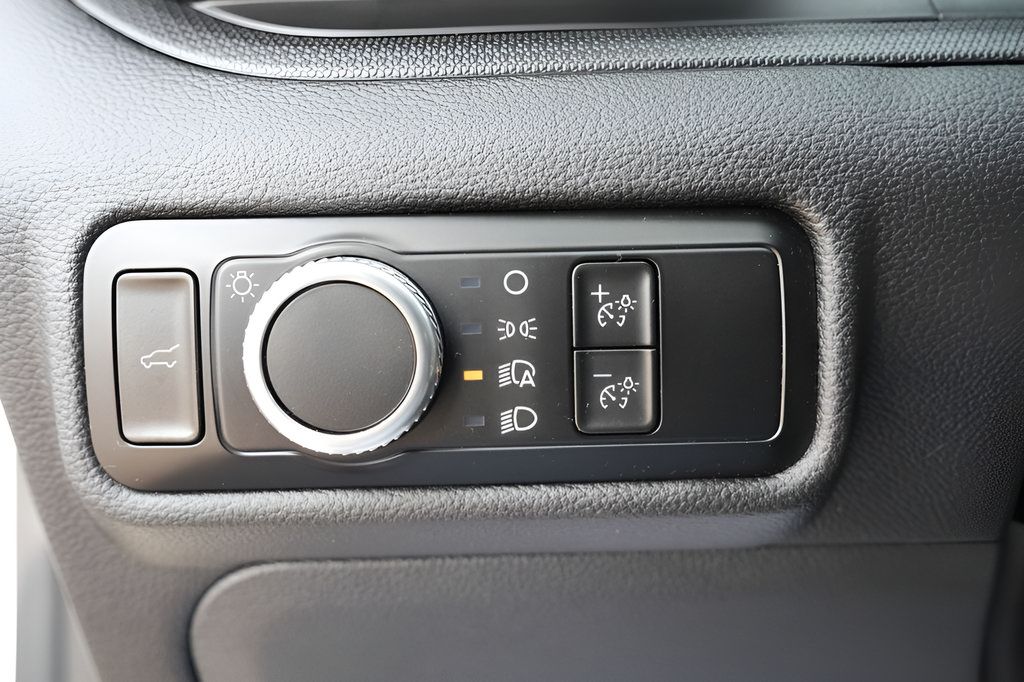 Used 2023 Ford Explorer 4WD image 26