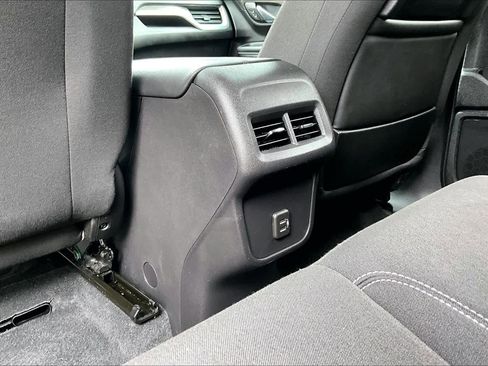 Used 2024 GMC Terrain SLE AWD/4WD image 36