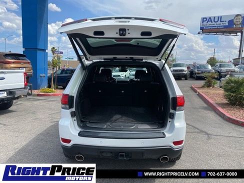 Used 2017 Jeep Grand Cherokee Trailhawk image 5