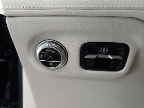 Used 2023 Mercedes-Benz EQS 580 4MATIC SUV image 10