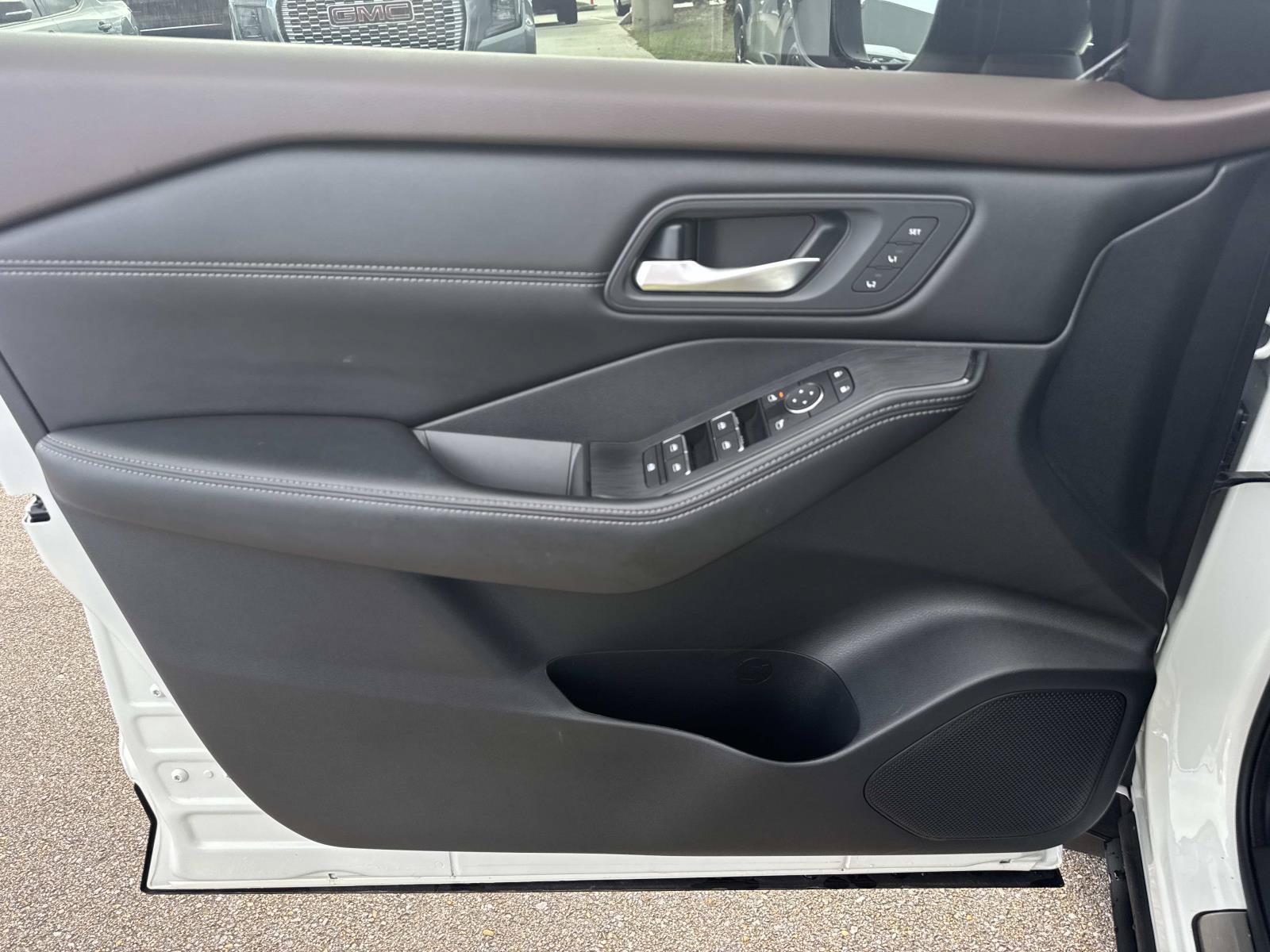 Used 2023 Nissan Rogue SL w/ SL Premium Package FWD image 21