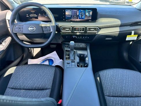 Used 2026 Nissan Sentra SV w/ SV Convenience Package FWD image 6