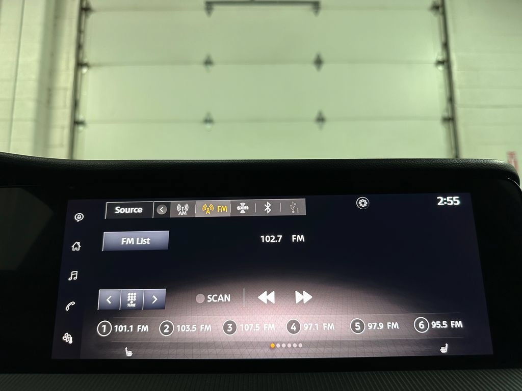 Used 2025 Nissan Murano SV AWD/4WD image 28