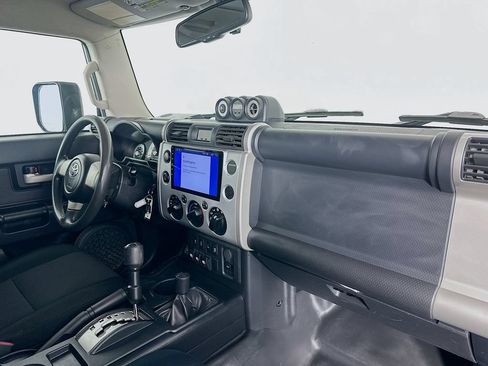 Used 2010 Toyota FJ Cruiser 4WD image 27
