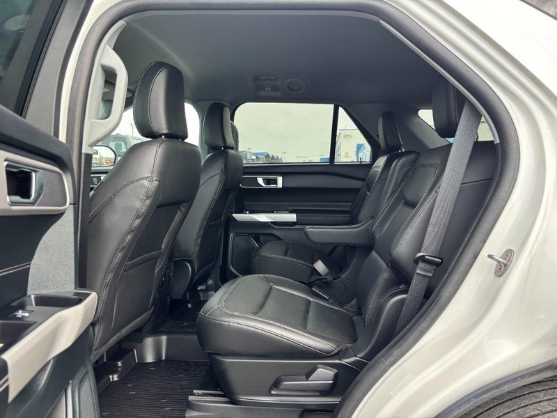 Certified 2024 Ford Explorer XLT w/ Equipment Group 202A AWD/4WD image 14