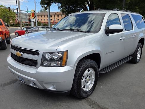 Used 2012 Chevrolet Suburban LT w/ Luxury Package AWD/4WD image 2