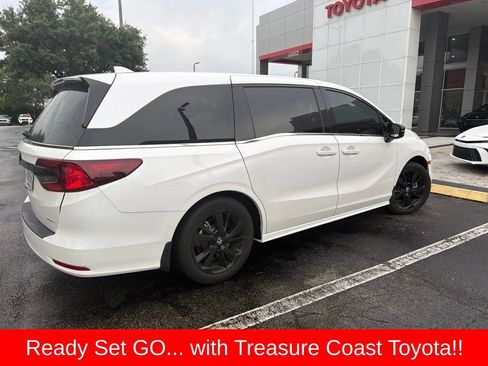 Used 2024 Honda Odyssey Sport image 3