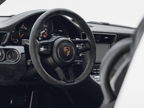 Used 2018 Porsche 911 GT3 RWD image 27