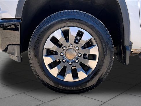 Used 2021 Chevrolet Silverado 2500 Custom w/ Custom Value Package AWD/4WD image 11