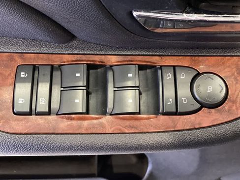 Used 2009 GMC Yukon SLT image 16