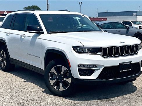 Used 2023 Jeep Grand Cherokee 4WD 4xe w/ Luxury Tech Group II image 37