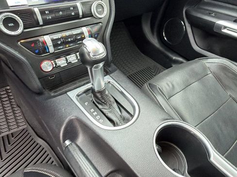 Used 2020 Ford Mustang Premium RWD image 29