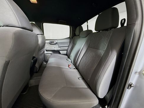 Certified 2018 Toyota Tacoma TRD Off-Road image 21