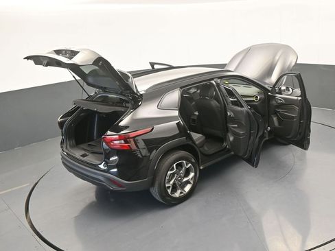 Used 2025 Chevrolet Trax LT w/ Driver Confidence Package image 63