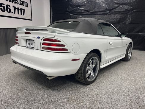 Used 1995 Ford Mustang GT image 3