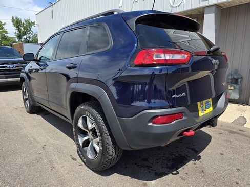 Used 2016 Jeep Cherokee Trailhawk w/ Leather Interior Group AWD/4WD image 5