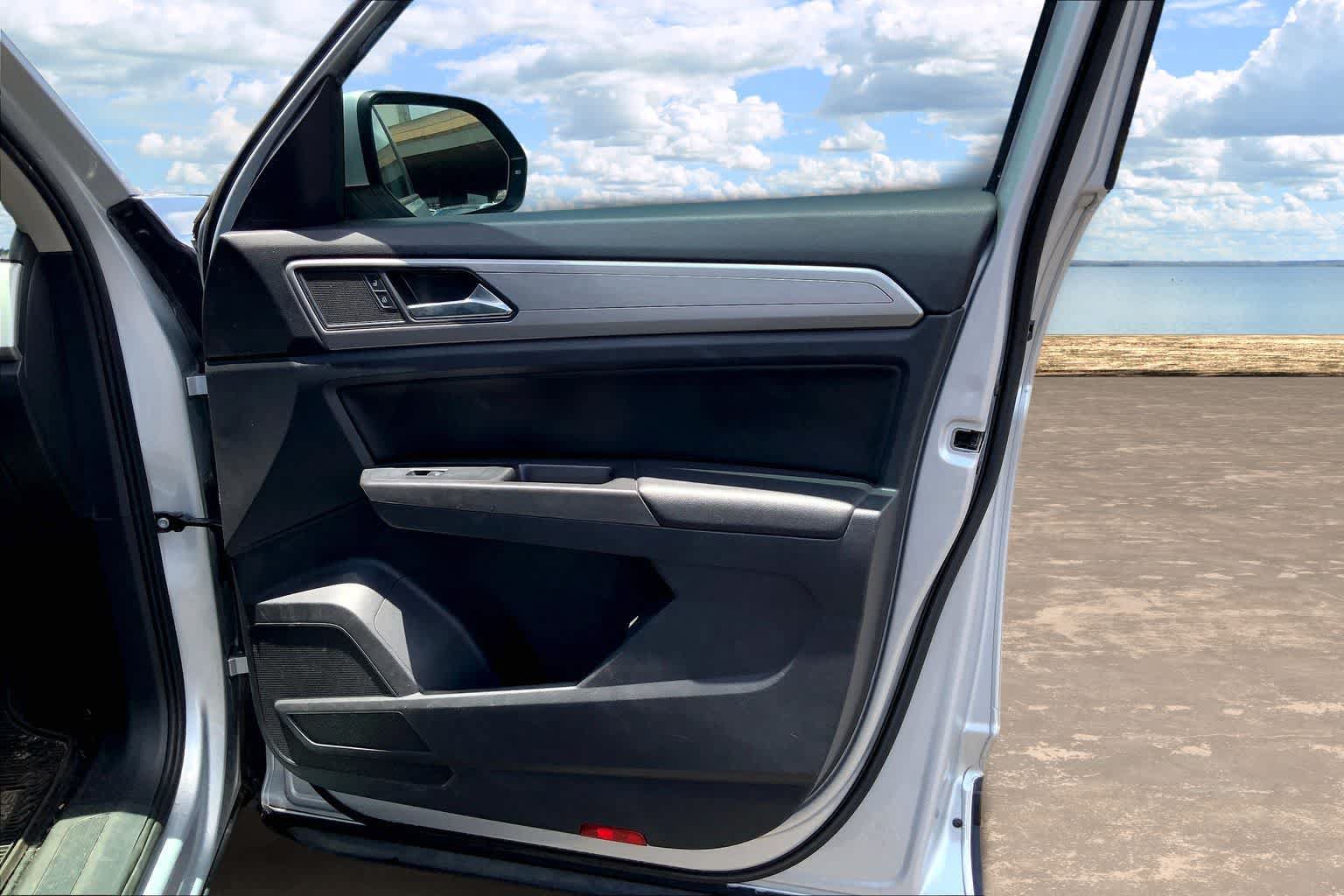 Used 2019 Volkswagen Atlas SE w/ Towing Package FWD image 28
