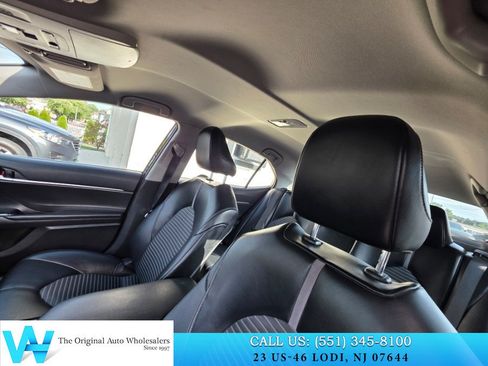 Used 2020 Toyota Camry SE FWD image 10