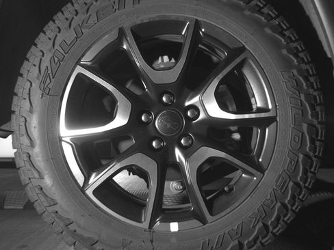 Used 2025 Jeep Compass Trailhawk AWD/4WD image 15