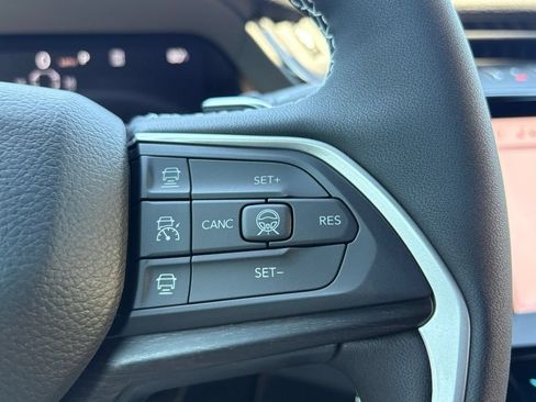 New 2026 Jeep Grand Cherokee L 2WD image 25