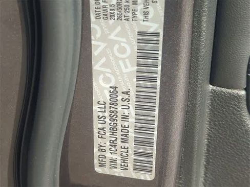 New 2025 Jeep Grand Cherokee Limited image 38