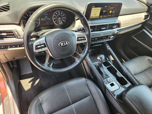 Used 2020 Kia Telluride EX AWD/4WD image 2