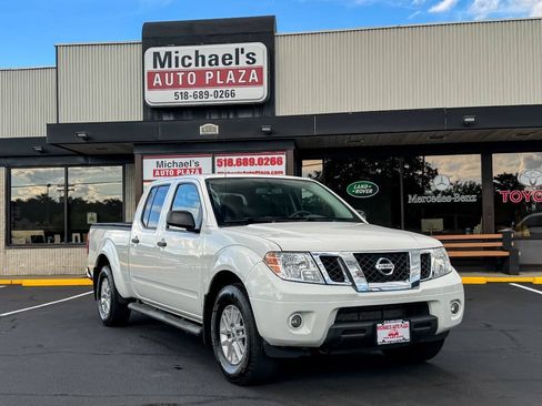 Used 2021 Nissan Frontier SV AWD/4WD image 2