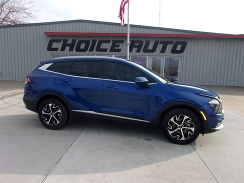 Used 2023 Kia Sportage EX image 2