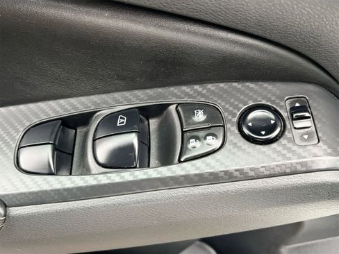 Used 2025 Nissan Altima 2.5 SV image 17