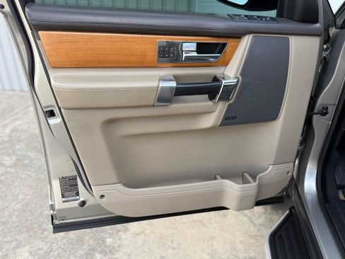 Used 2014 Land Rover LR4 HSE LUX AWD/4WD image 32