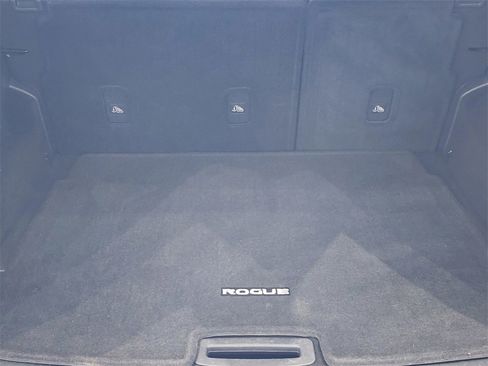 Used 2021 Nissan Rogue SV w/ Premium Package image 10