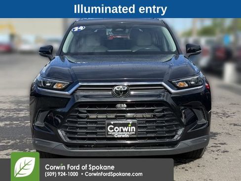 Used 2024 Toyota Grand Highlander AWD image 7