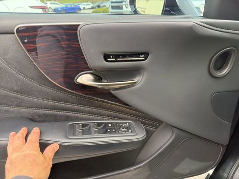 Used 2022 Lexus LS 500 w/ Interior Upgrade Package image 16