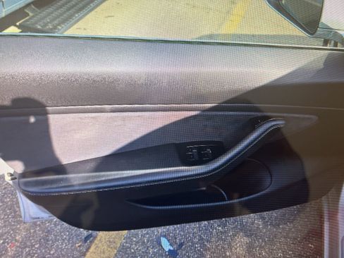 Used 2018 Tesla Model 3 Long Range image 16