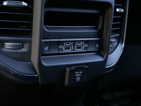 Used 2026 RAM 2500 Laramie AWD/4WD image 35