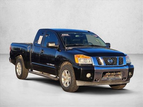 Used 2014 Nissan Titan SV w/ SV Value Truck Package image 3