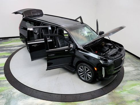 Used 2022 Cadillac Escalade ESV Sport w/ Touring Package AWD/4WD image 38